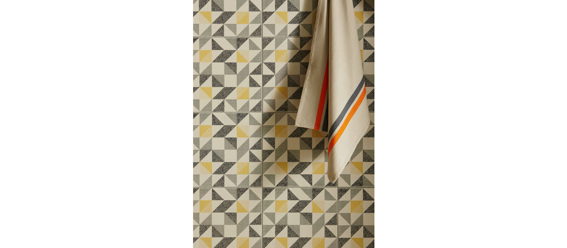 Original-Style_Odyssey_Grande_Saltram-Black--Summer-Yellow-on-Chalk-8732_2_1