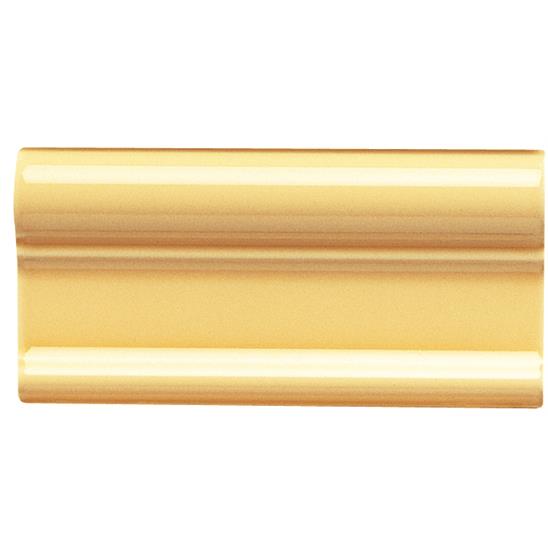Victoria on Summer Yellow
